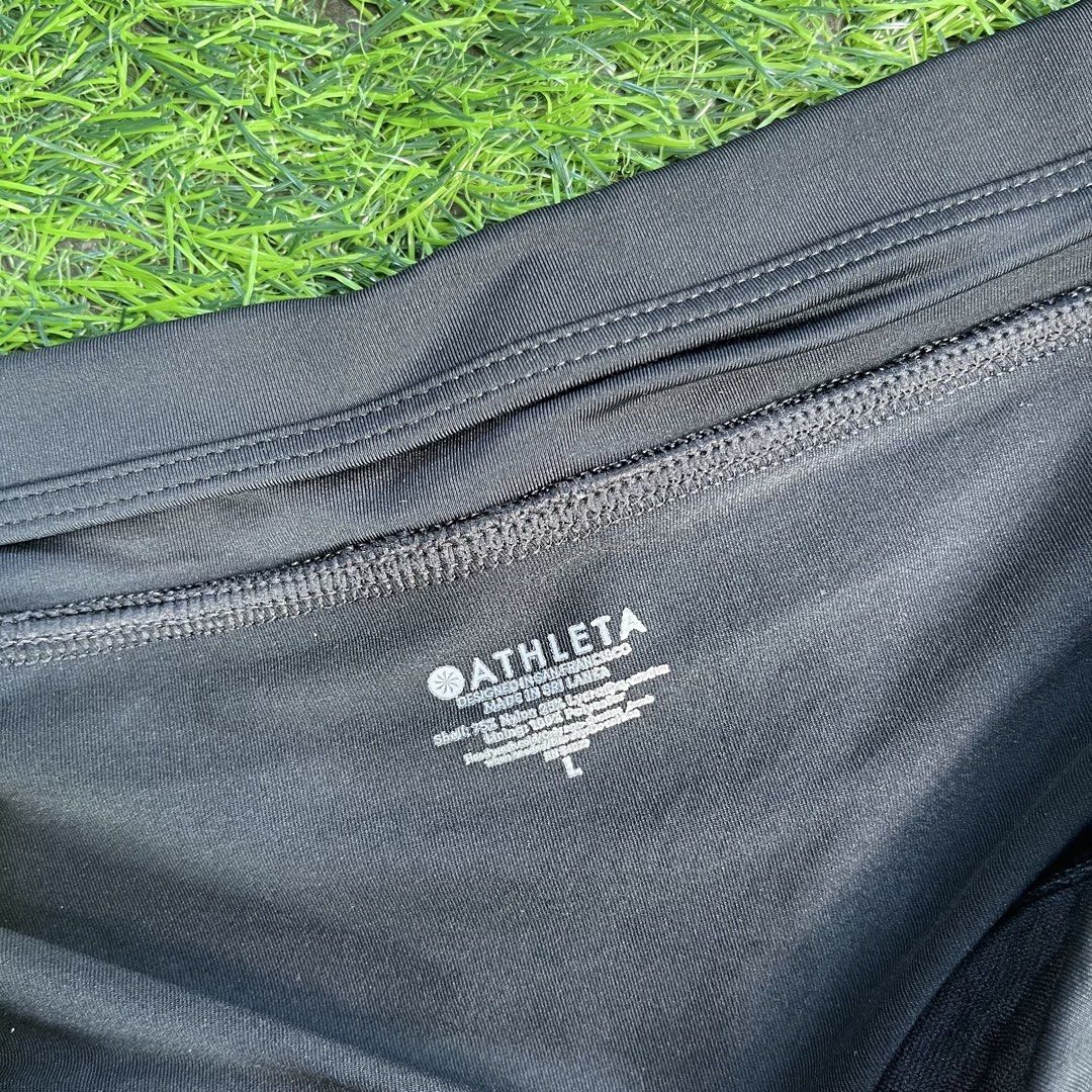 Athleta Swim Skirt Black Size L (Category: Skirts) located in Cuyapo. Submitted by Ashtyn.Pre.Loved (Listing ID 1467733993, Image 3). Description: - Brand: Athleta - Color: Classic Black - Features: Built-in bottoms for extra coverage and comfort - Measurements: Width 38-39 Length 11 - Material: Shell (75% nylon, 25% lycra), Lining (100% polyester) .