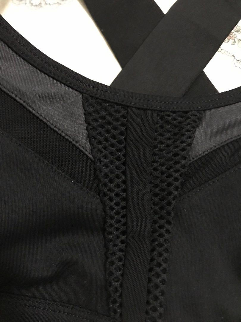 Auth Alo Sportsbra (Category: Activewear) located in Manila. Submitted by freshlemon58885 (Listing ID 1467608679, Image 2). Description: Padded Small Made in Vietnam .