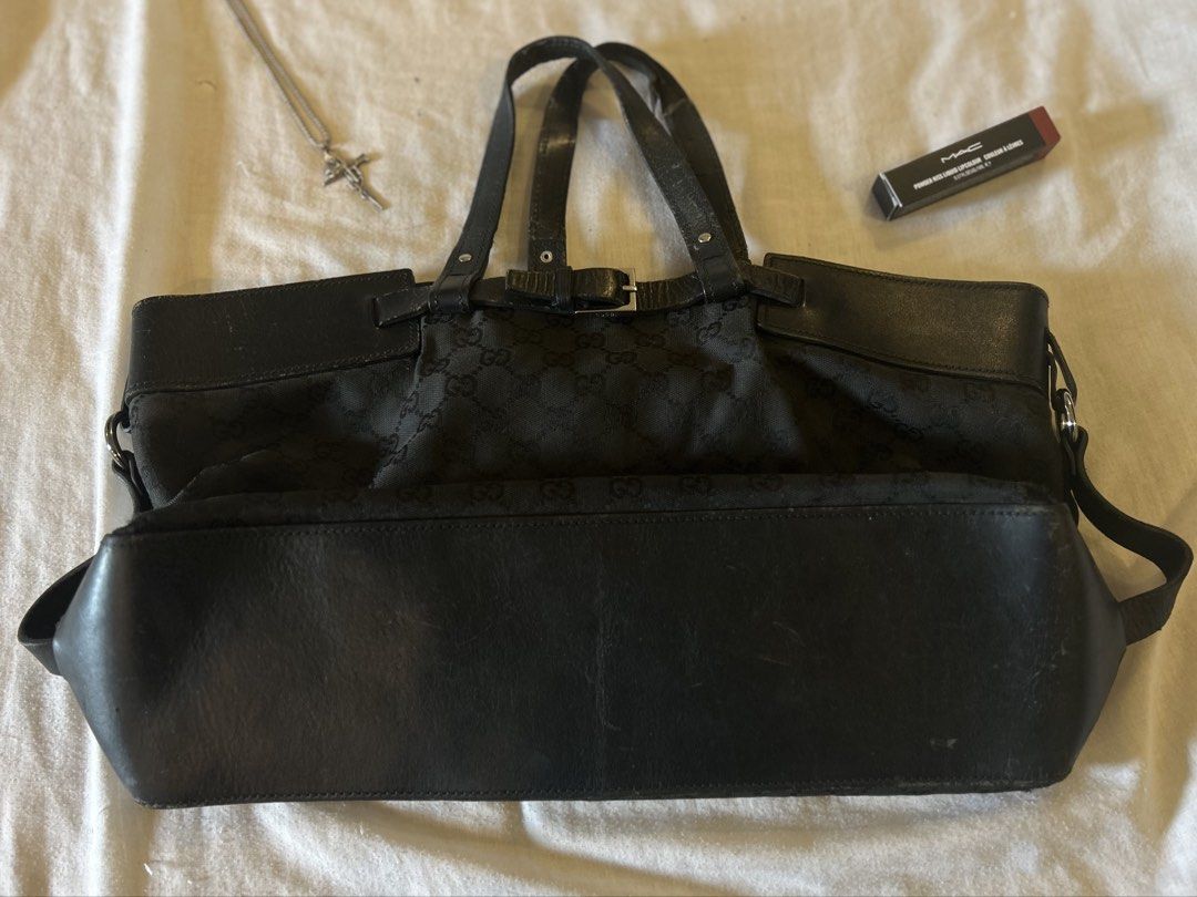 Authentic Gucci Belted Tote Bag (Category: Luxury Bags & Wallets) located in Bulacan. Submitted by blondetrack14 (Listing ID 1467785277, Image 3). Description: READ FIRST ‼️‼️ Selling account can’t receive messages. Reposting here. Has flaws (see last pic). As is..