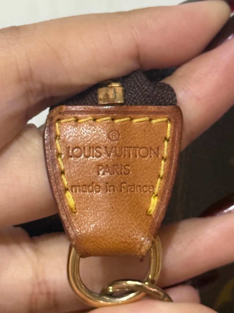 Authentic Louis Vuitton Monogram Pochette Accessories (Category: Luxury Bags & Wallets) located in Quezon City. Submitted by itskukay (Listing ID 1467690578, Image 3). Description: Vintage from japan! 10000% authentic personal use Rfs: need cash Loc: timog qc .