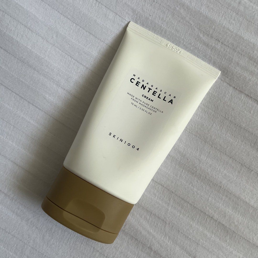 Authentic SKIN1004 🇰🇷 Madagascar Centella Cream Moisturizer 75ml (Category: Face Care) located in Makati City. Submitted by cams.closet (Listing ID 1467652253, Image 2). Description: 100% Authentic and Original SKIN1004 🇰🇷 Madagascar Centella Cream Moisturizer 75ml 60% Full Expiration Date: July 8, 2028 Made in Korea 🇰🇷 .