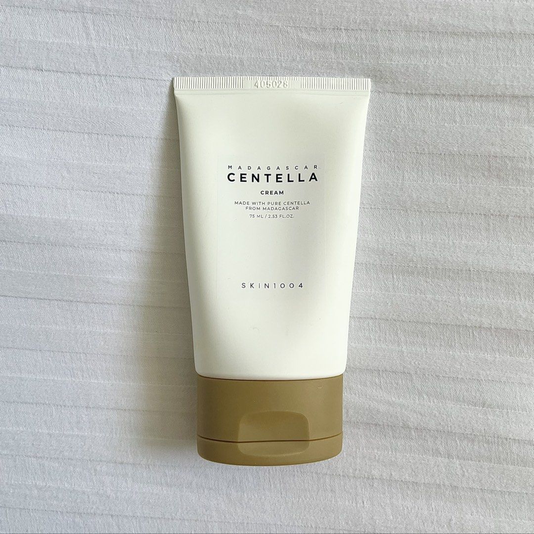 Authentic SKIN1004 🇰🇷 Madagascar Centella Cream Moisturizer 75ml (Category: Face Care) located in Makati City. Submitted by cams.closet (Listing ID 1467652253, Image 1). Description: 100% Authentic and Original SKIN1004 🇰🇷 Madagascar Centella Cream Moisturizer 75ml 60% Full Expiration Date: July 8, 2028 Made in Korea 🇰🇷 .