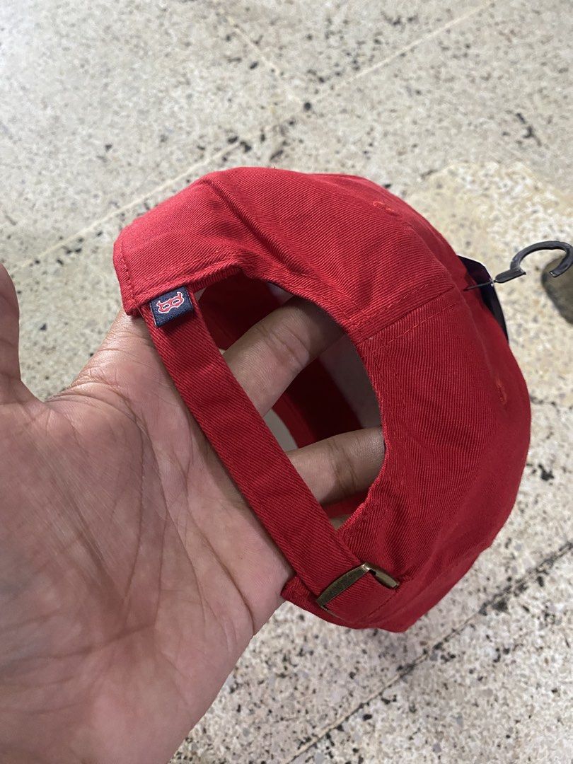 B (Category: Caps & Hats) located in Manila. Submitted by dundonnn (Listing ID 1467622826, Image 3). Description: ✅ AVAILABLE ✅ 🧢 BOSTON FF 💰 ₱750 ▪️ Adult size / Fit most head 🛒 DM ME.