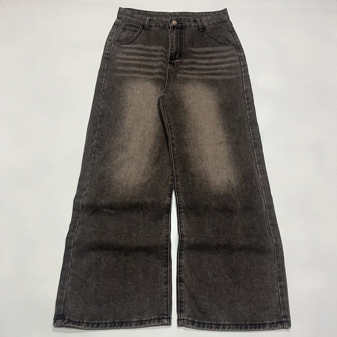 Baggy wash pants (Category: Announcements) located in Quezon City. Submitted by thriftrage (Listing ID 1467785077, Image 1). Description: Waist’ 31 Length’ 40:5 Leg opening’ 11 No issue Good condition .