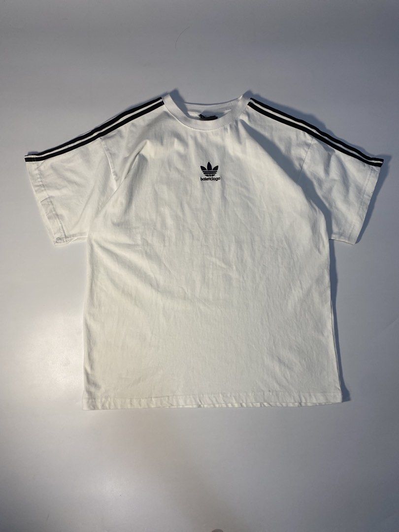 Balenciaga (Category: Announcements) located in Norala. Submitted by tiktothrift (Listing ID 1467642981, Image 3). Description: XL 9.5/10 Excellent 22x28.