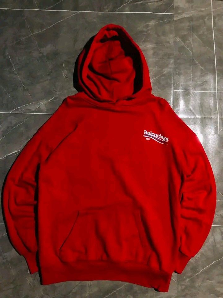 Balenciaga Hoodie (Category: Hoodies) located in Manila. Submitted by fierceshark.bc3140 (Listing ID 1467699042, Image 1). Description: 22x26.