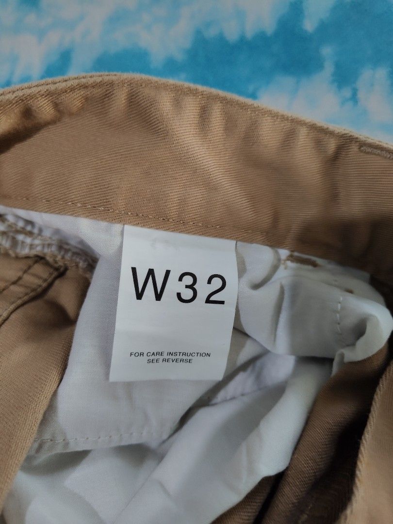 Baleno Chino Pants (Category: Chinos) located in Quezon City. Submitted by bukodtangi.ph_ (Listing ID 1467699660, Image 3). Description: Baleno Khaki Chino Pants Lightly used (Very Good Condition) Size: 32W 42L (Regular- Slim Cut) Price: 399 pesos plus SF Can Ship Nationwide via Jnt Express, lalamove around metro manila Willing to do Meetups locally! (around Tomas Morato only) Will Send more pictures upon request! Please DM us if interested!.