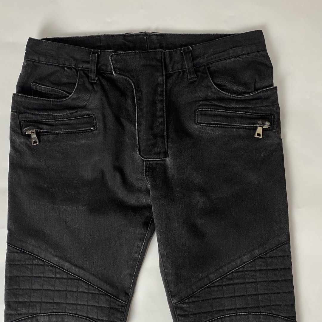 Balmain Ribbed Knee Pannels Biker Jeans (Category: Jeans) located in Bacolod City. Submitted by rewear.conceptual (Listing ID 1467651805, Image 2). Description: Balmain Slim-fit Ribbed Knee Pannels Biker Jeans Condition: 9/10 Color rate: 9/10 Tagged as: 30 Waist: 30-31 Length: 39 Inseam: 28.5 Thigh: 10 Knee: 7 Front rise: 9 Leg opening: 6.5 Message seller if interested Always double check the items description before making an offer. Strictly no 