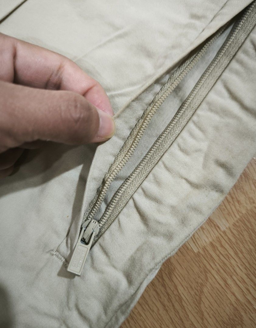 Banana Republic trousers (Category: Other Bottoms) located in Manila. Submitted by wearforce (Listing ID 1467757116, Image 3). Description: Banana Republic trousers fit: M-L good condition color rate 10/10 449 + sf.