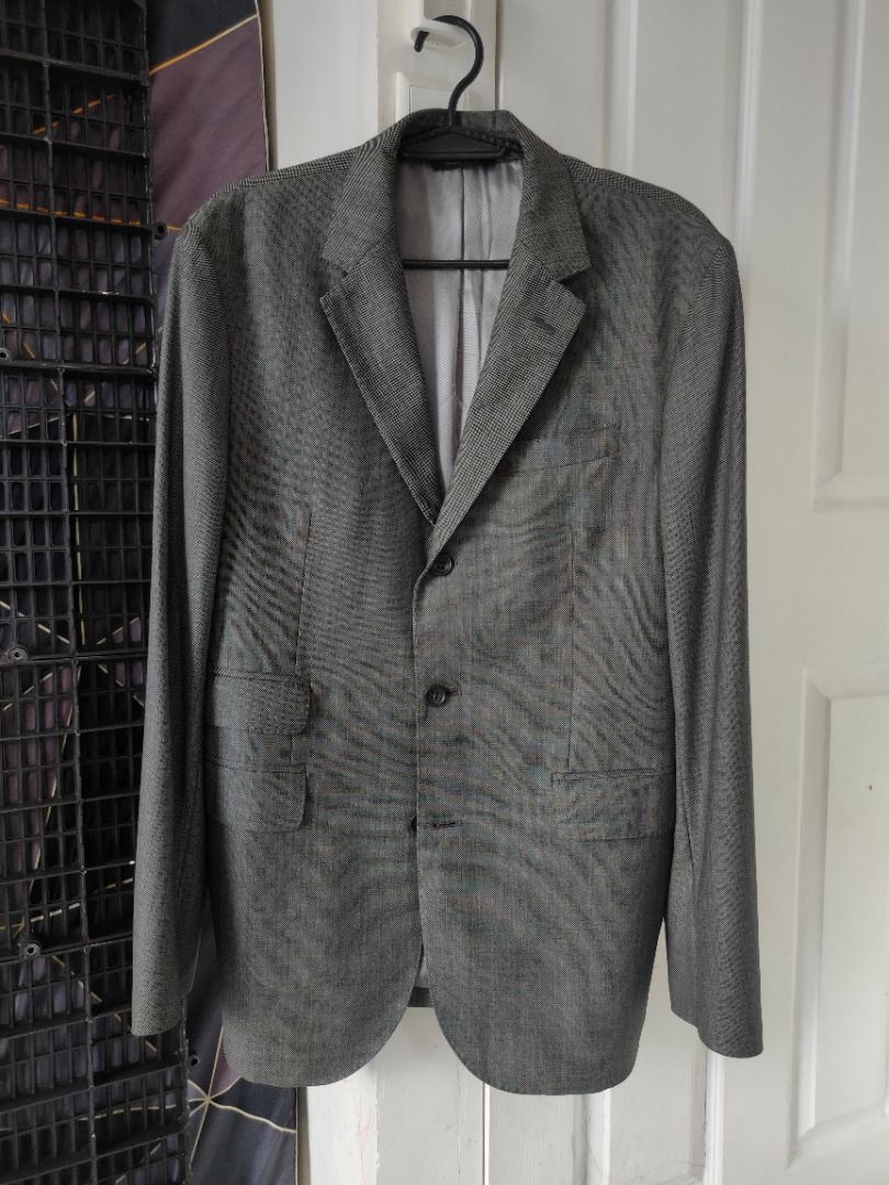 Banana Republic Wool Blazer - Large (Category: Coats, Jackets and Outerwear) located in Dasmarinas. Submitted by acesteve (Listing ID 1467757991, Image 1). Description: Size in inches: 22 width 31 length No issues or alterations Loc: Dasma Cavite MOP: Gcash.