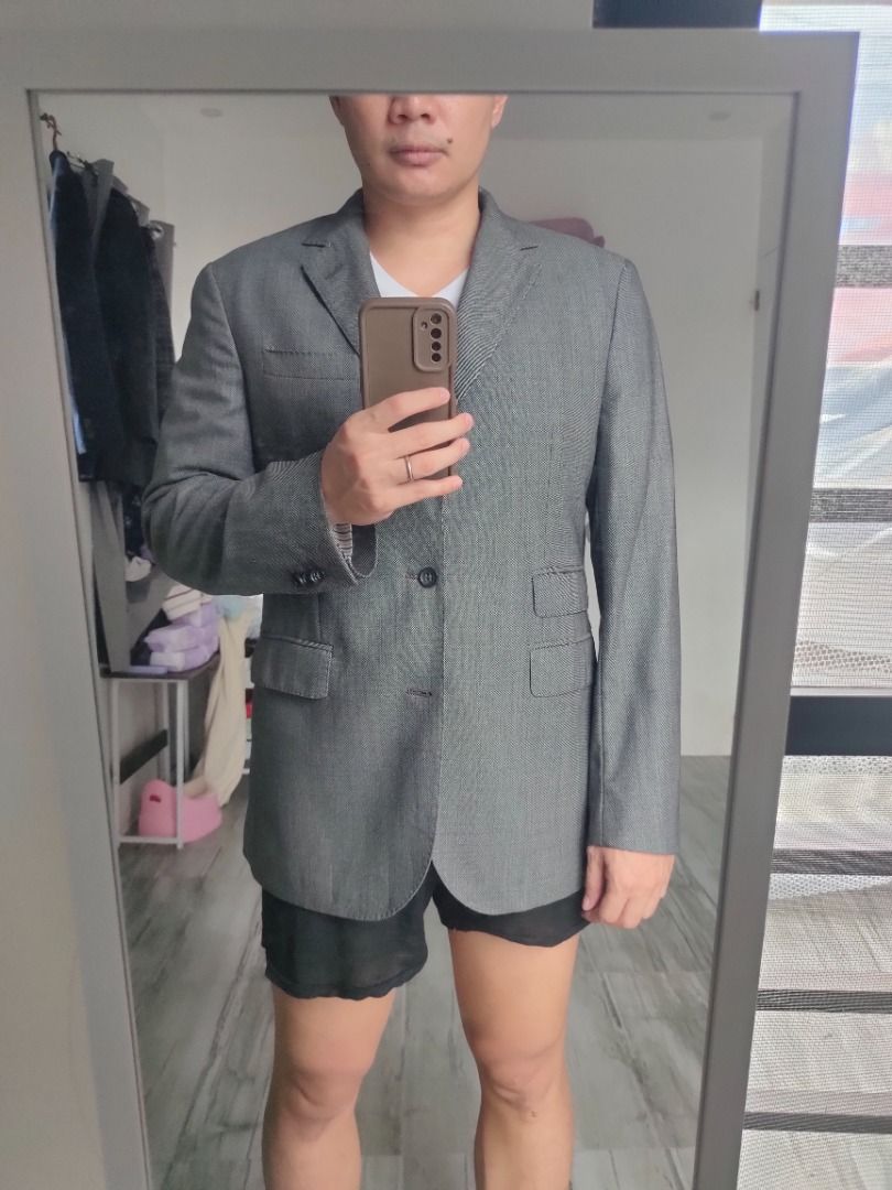 Banana Republic Wool Blazer - Large (Category: Coats, Jackets and Outerwear) located in Dasmarinas. Submitted by acesteve (Listing ID 1467757991, Image 3). Description: Size in inches: 22 width 31 length No issues or alterations Loc: Dasma Cavite MOP: Gcash.