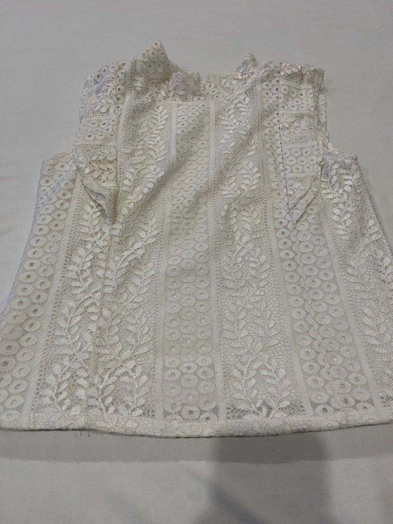 Bangkok White Blouse (Category: Sleeveless) located in Manila. Submitted by ngnony (Listing ID 1467654175, Image 2). Description: .