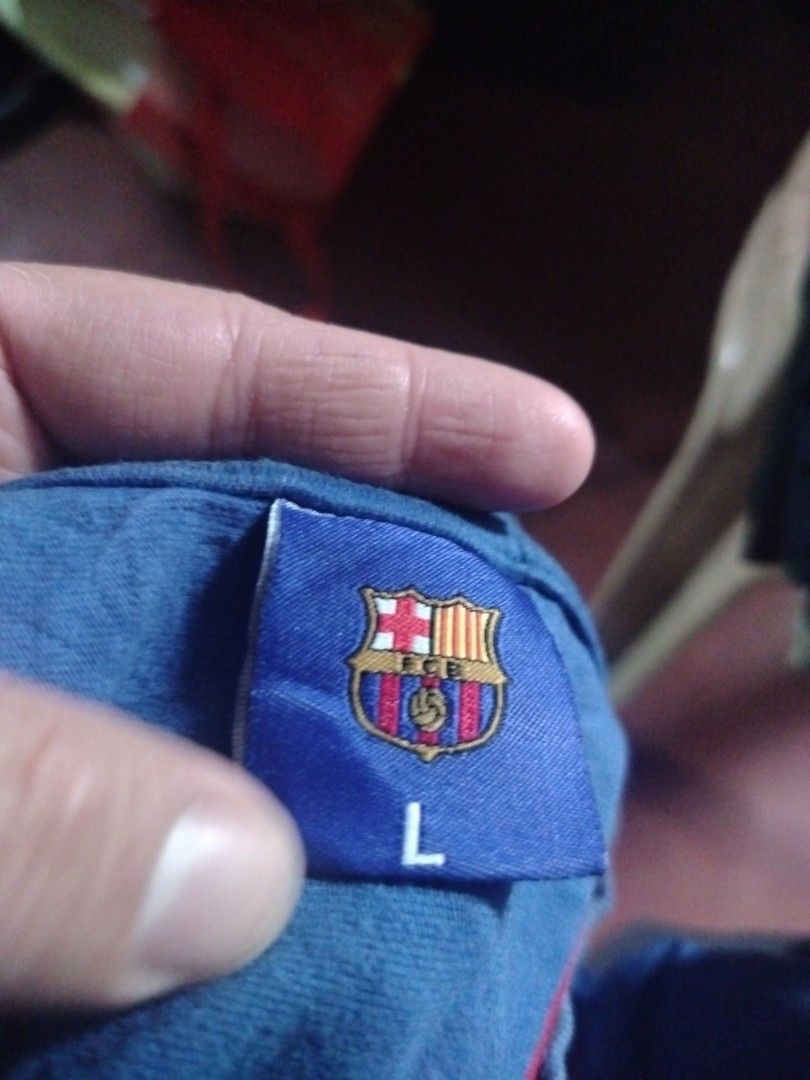 Barcelona Barca Football Tee (Category: Formal Shirts) located in Ligao. Submitted by milo_finds303 (Listing ID 1467659214, Image 3). Description: Barcelona Football Tee •Dimes: 22X28 •Colorate: 9/10 •Good condition •Issue: Fade on neck minimal 650 shipped🚚📦 JNT COURIER AND CAN SHIP NATIONWIDE🌐📦.