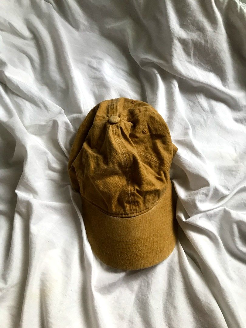 Baseball Cap (Category: Caps & Hats) located in Cavite. Submitted by maica_ (Listing ID 1467612417, Image 1). Description: no flaws/stain good as new dm to haggle.