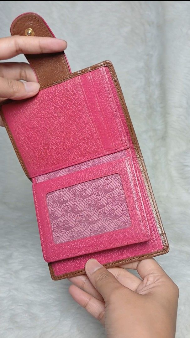 Bean Pole Plaid Folding Wallet (Category: Wallets & Card Holders) located in Cagayan de Oro. Submitted by f.closet. (Listing ID 1467665169, Image 3). Description: good condition small size wallet please check pictures.