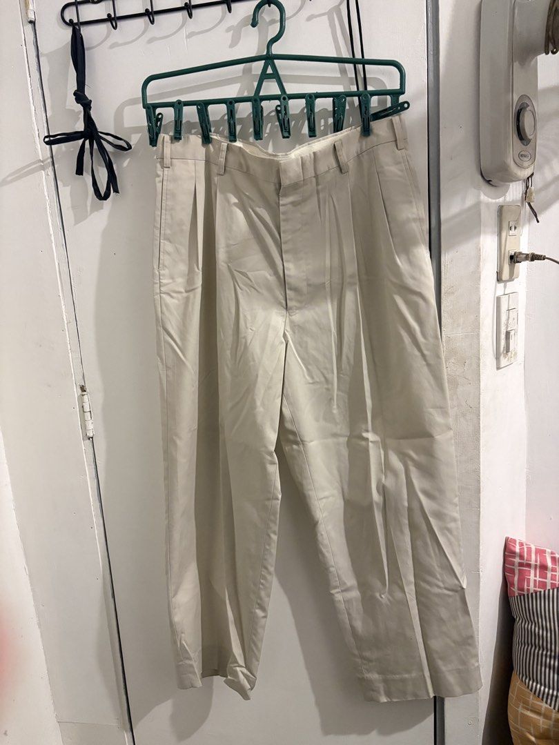 Beige Pleated Trousers large-xl (Category: Trousers) located in Pasig City. Submitted by meowdei (Listing ID 1467739111, Image 1). Description: bought this as a preloved too but never worn 🤓 still too tight for me. this is size 32-34! - mop: gcash, bpi, maribank, metrobank - mod: lalamove, grab, jnt - can do meet up as long as within/around ortigas! :) .