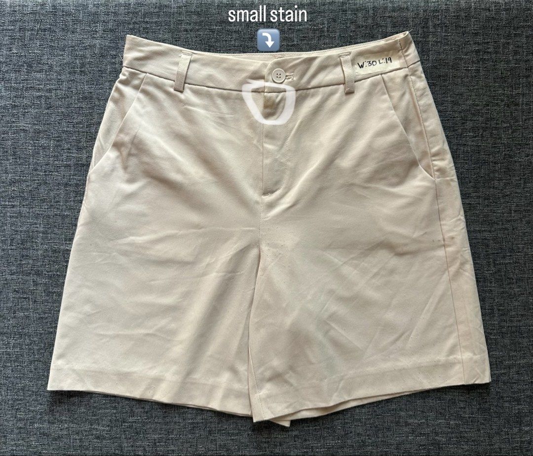 Beige tailored shorts W30 L19 (Category: Shorts) located in Baybay. Submitted by comicowl (Listing ID 1467748428, Image 1). Description: - Color: Versatile beige - Style: Tailored shorts with front pockets and button closure - Measurements: Waist 30, Length 19 inches - Material: Sturdy, high-quality fabric - Perfect for: Casual wear and everyday styling.