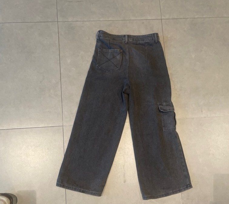 Bench cargo jeans (Category: Jeans) located in Caloocan City. Submitted by znoname (Listing ID 1467834109, Image 2). Description: Bench cargo jeans archive .