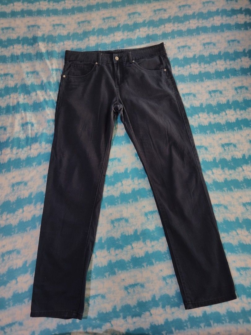Bench Navy Blue Chino Pants (Category: Chinos) located in Quezon City. Submitted by bukodtangi.ph_ (Listing ID 1467701279, Image 1). Description: Bench Navy Blue Chino Pants Used Condition Size: 34W, 40L Price: 249 pesos plus SF Can Ship Nationwide via Jnt Express, lalamove around metro manila Willing to do Meetups locally! (around Tomas Morato only) Will Send more pictures upon request! Please DM us if interested!.
