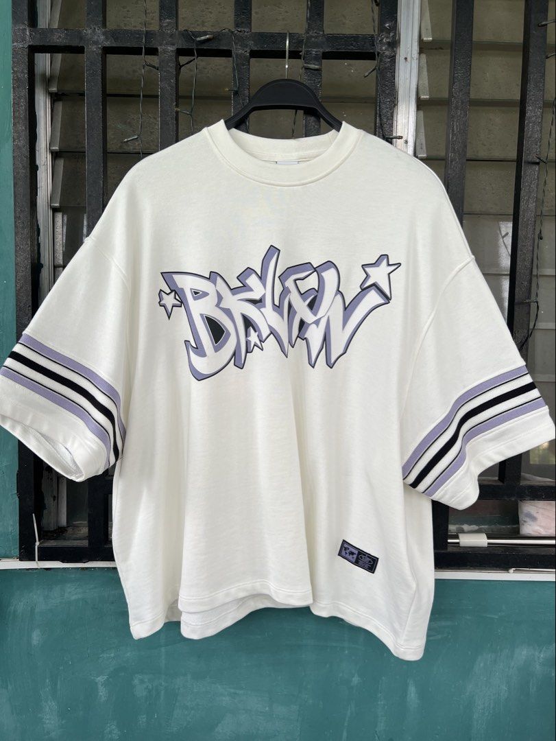 Bershka Oversized Heavy Cotton Tshirt (Category: Tshirts & Polo Shirts ) located in Cavite. Submitted by slumbermanila (Listing ID 1461568823, Image 3). Description: Bershka Oversized Tshirt heavy cotton material combined cotton and knits material Brooklyn Print.