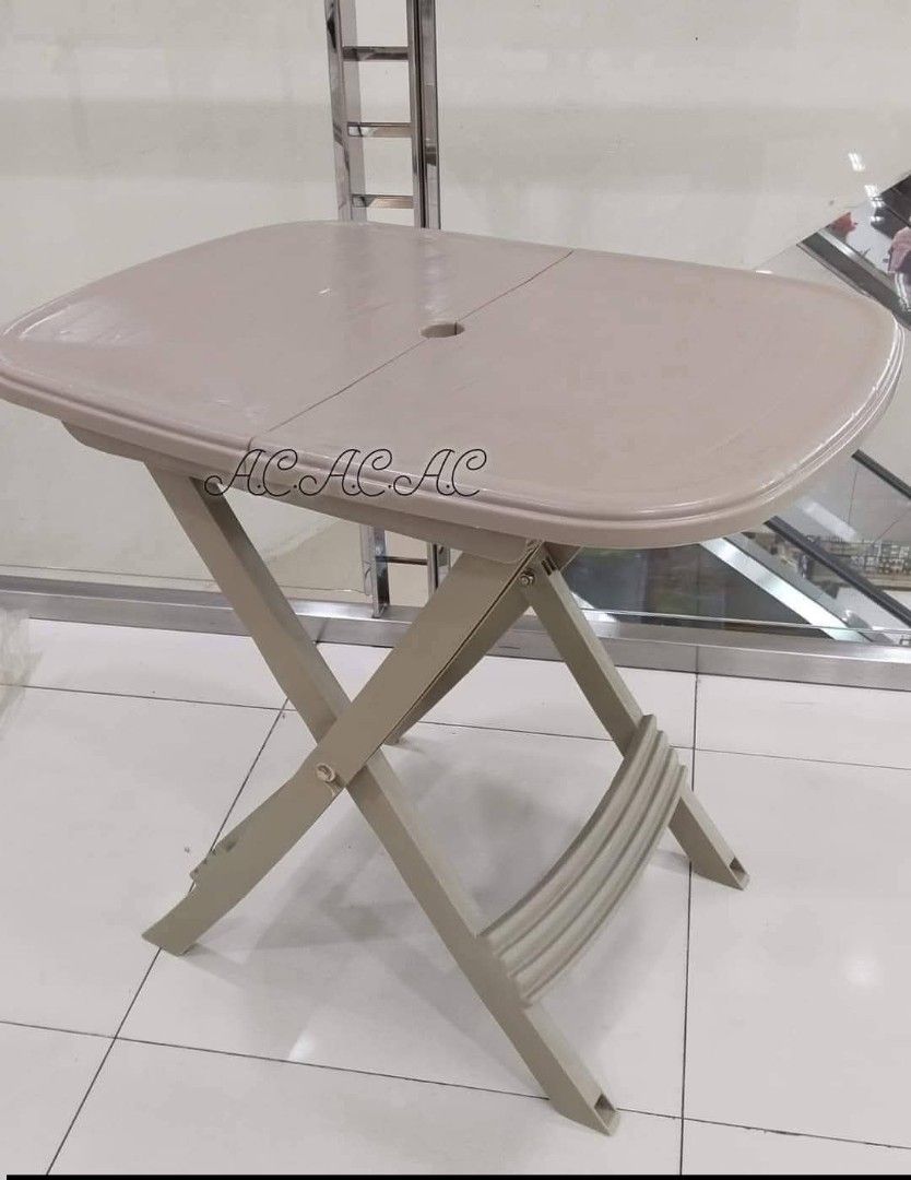 BIG FOLDING TABLE MOCHA (Category: Tables & Sets) located in Manila. Submitted by yzlshop (Listing ID 1467734417, Image 1). Description: .