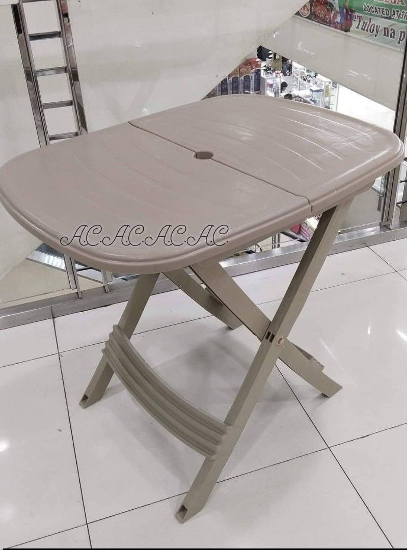 BIG FOLDING TABLE MOCHA (Category: Tables & Sets) located in Manila. Submitted by yzlshop (Listing ID 1467734417, Image 3). Description: .
