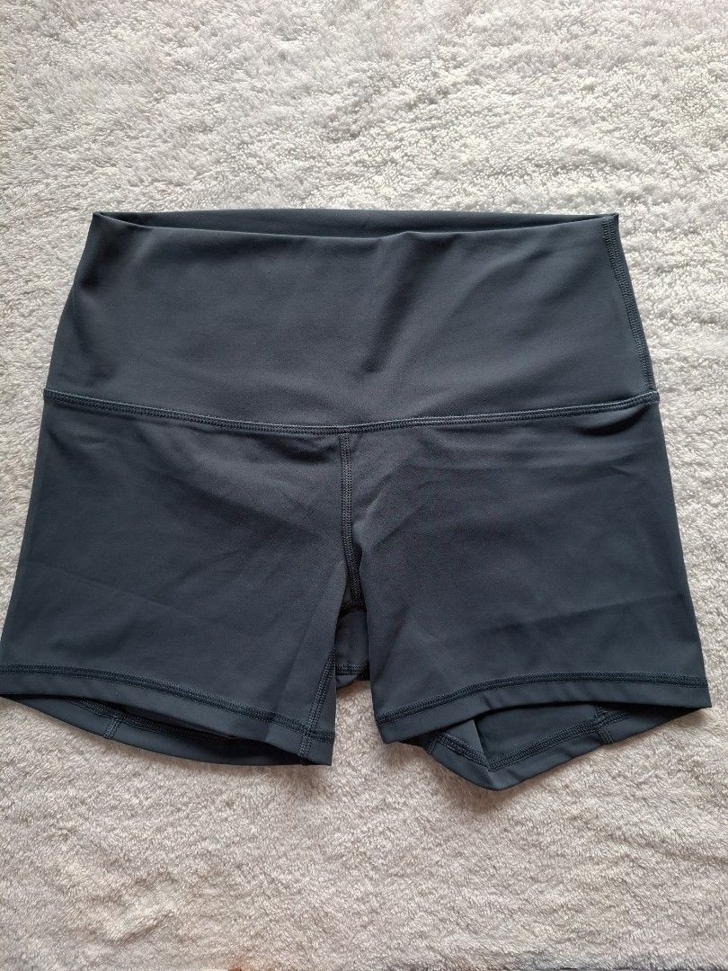 High-waisted athletic yoga shorts - S (Category: Activewear) located in Abucay. Submitted by petiteprettyboutiquev2 (Listing ID 1467603027, Image 1). Description: looks grayish 🍃 + SF(J&T).