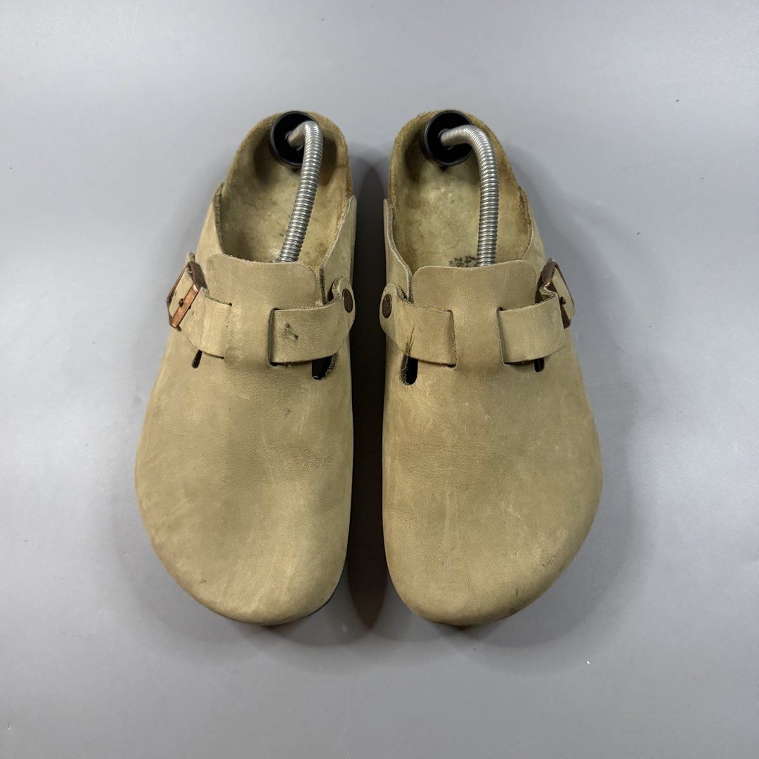 Birkenstock - Boston Suede Clogs Taupe (Category: Sneakers) located in Paranaque City. Submitted by millennial_goodz (Listing ID 1467718613, Image 3). Description: WTS Birkenstock - Boston Suede Clogs Taupe Size 43 fits 10 US Very good condition - Minimal heeldrags Authentic P2,999 only DM.