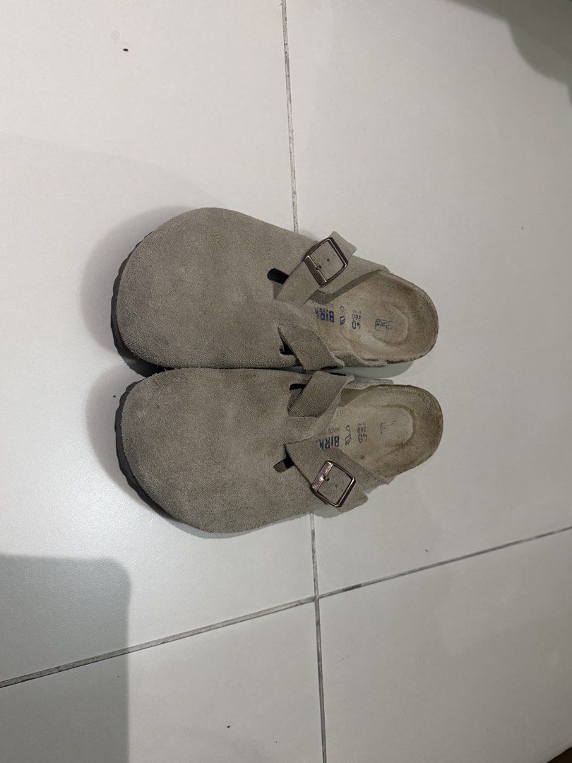 Birkenstock Clogs size 40 (Category: Flats & Sandals) located in Quezon City. Submitted by theluxuryrack (Listing ID 1467701485, Image 1). Description: .