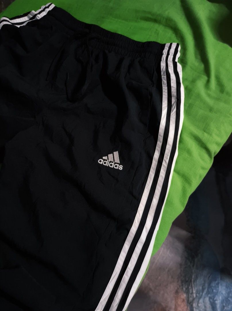 BLACK ADIDAS TRACKPANTS (Category: Joggers) located in Taguig. Submitted by steeze_plug (Listing ID 1465293153, Image 3). Description: EXCELLENT Condition! No any issues Complete tags (authentic piece) ✅ 10/10 color rate (black na black pa!) 🖤 Tight ribbings Solid netoo! 🙌 Dimes: L Free waistline size 37 length (perfect for 5'4 - 5'7 person) 🚛 J&T/FLASH EXPRESS delivery ➤ (Payment must be processed first) 🛵 Can also do Lalamove delivery if ma