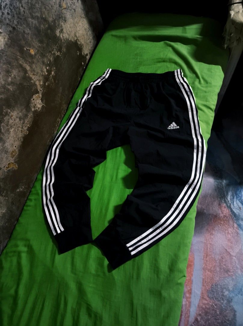 BLACK ADIDAS TRACKPANTS (Category: Joggers) located in Taguig. Submitted by steeze_plug (Listing ID 1465293153, Image 2). Description: EXCELLENT Condition! No any issues Complete tags (authentic piece) ✅ 10/10 color rate (black na black pa!) 🖤 Tight ribbings Solid netoo! 🙌 Dimes: L Free waistline size 37 length (perfect for 5'4 - 5'7 person) 🚛 J&T/FLASH EXPRESS delivery ➤ (Payment must be processed first) 🛵 Can also do Lalamove delivery if ma