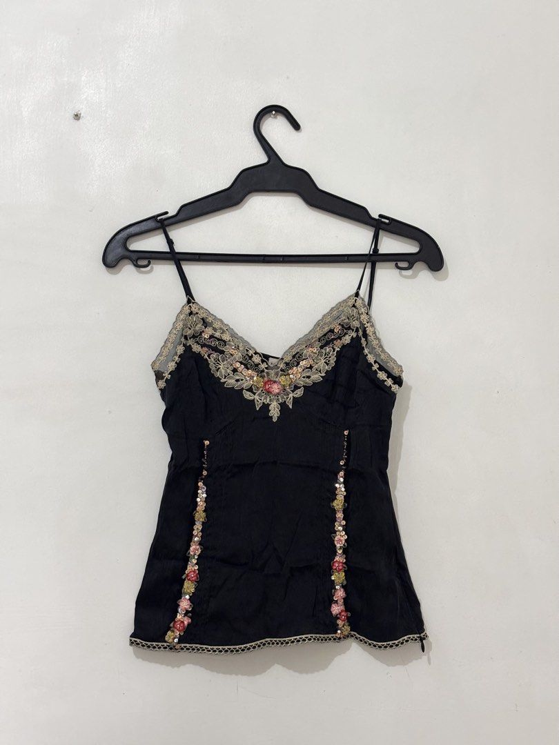 Black Beaded Top (Category: Sleeveless) located in Quezon City. Submitted by chrissie__ (Listing ID 1467687638, Image 1). Description: ▪️Used once..