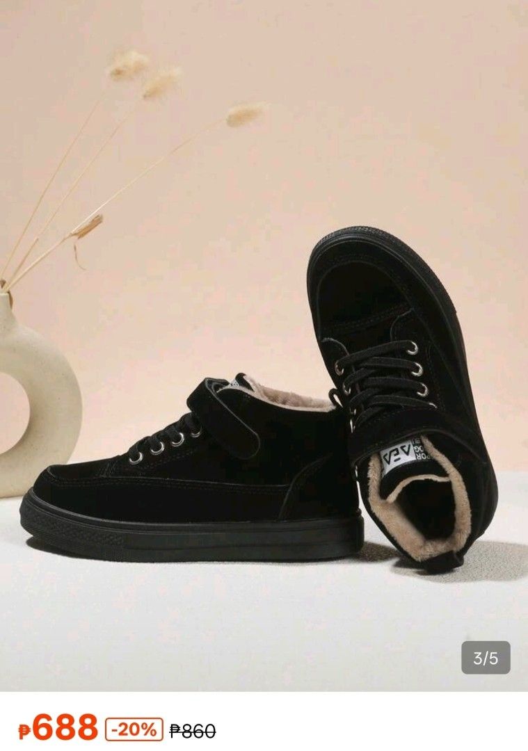 Black Fur-Lined High-Top Sneakers (Category: Babies & Kids Fashion) located in Paranaque City. Submitted by zav_exlusive (Listing ID 1467834746, Image 2). Description: Heel height: 0.8" Shoes inner length: 7.8" Shaft height: 2.8" CN32 Note: The shoes were used only once during our 10-day vacation in Japan. However, they were heavily used throughout the trip, which is why they look quite worn out. My kid was also a little careless while walking. �