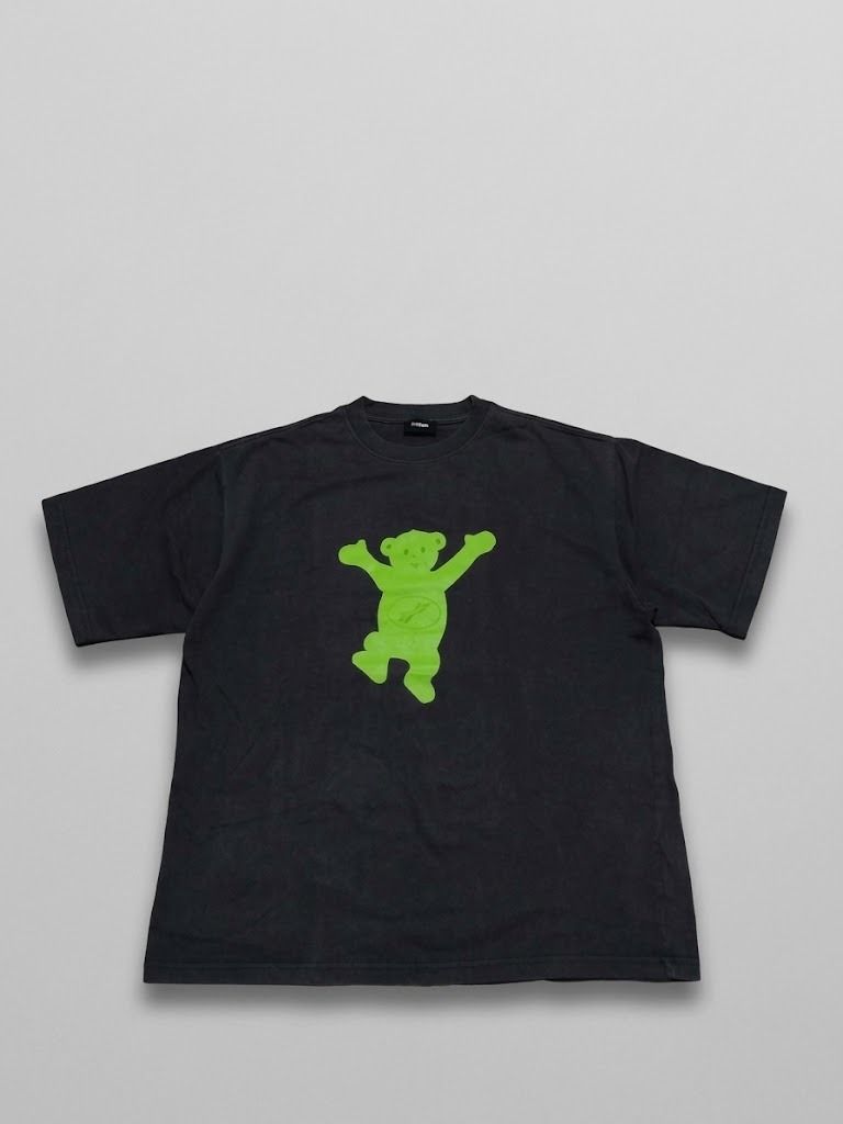 Welldone Teddy Bear (Category: Shirts) located in Caloocan City. Submitted by silverdragon_aaed38 (Listing ID 1467773804, Image 2). Description: Welldone Teddy Bear - Complete tags - Size XL ( Can fit to 2XL ) - Dimes W 24 L 29 - Color rate 9 - Material Acid Wash ( not black or Grey ) - Heavy Cotton - Issue: Minor Fade gold eye 450 +sf.