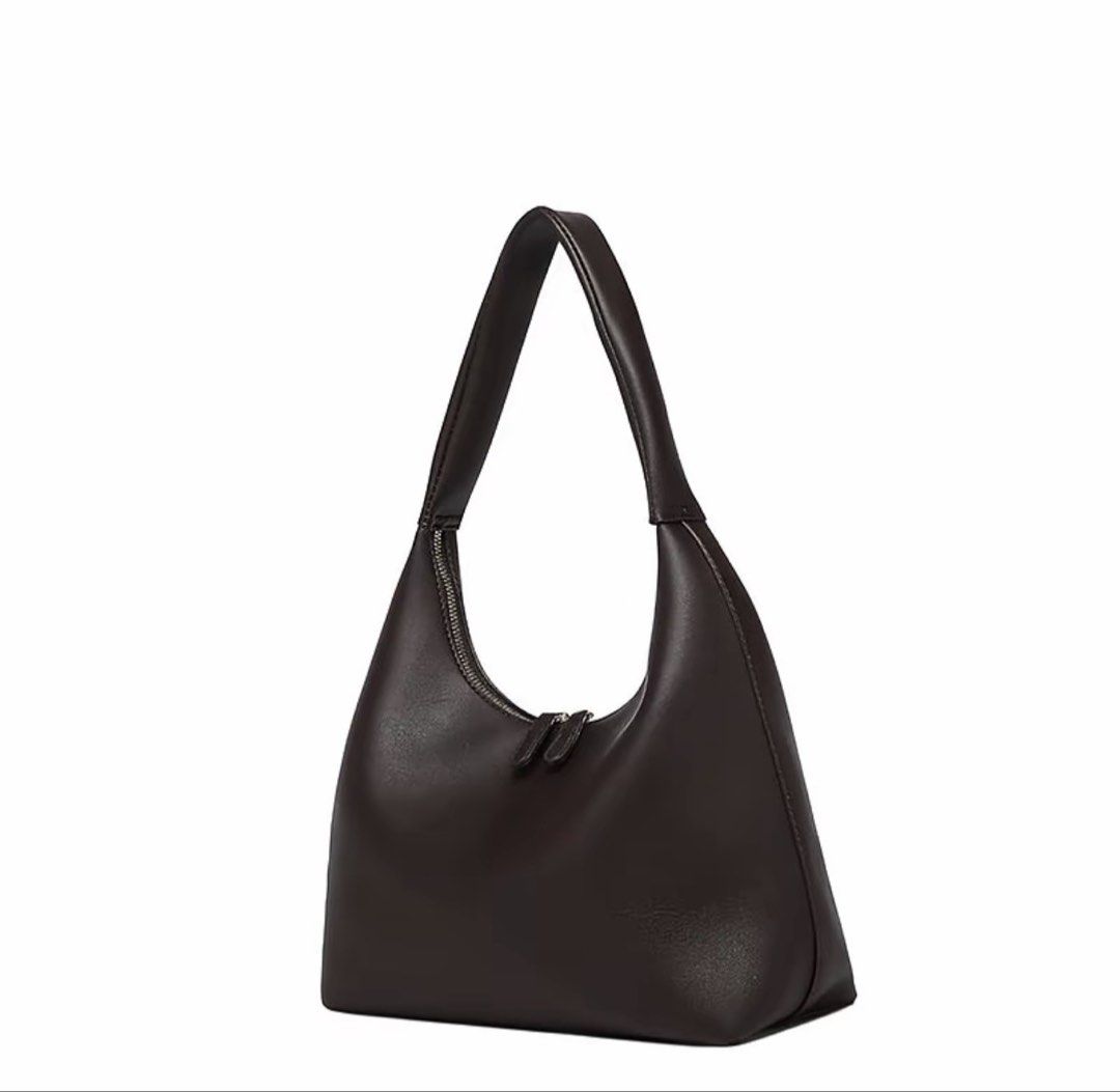 Black Korean Leather Shoulder Bag (Category: Shoulder Bags) located in Quezon City. Submitted by kaye1001 (Listing ID 1467775533, Image 1). Description: Used 3-4x only RFS- decluttering .