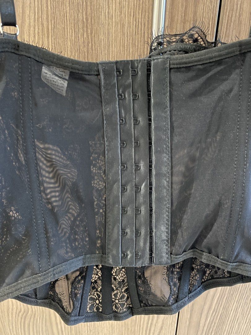 black lace bustier top (Category: Others Tops) located in Manila. Submitted by happymoon_0ae0c8 (Listing ID 1467675268, Image 2). Description: - xs to small - adjustable.