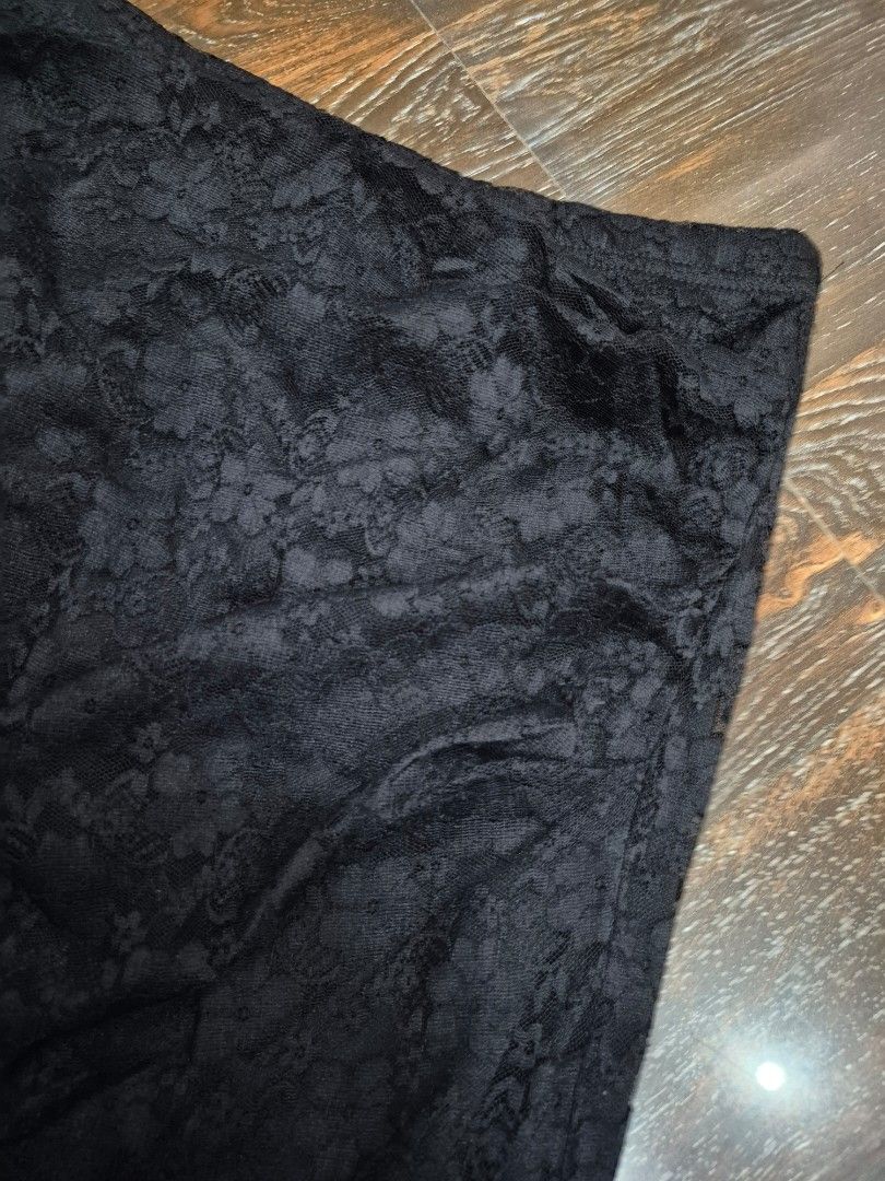 Black Lace Skirt (Category: Skirts) located in Santa Cruz. Submitted by deenem (Listing ID 1467617261, Image 3). Description: Like New😍👌 No flaws👌 Can fit XS-S Asian (Measurements laid flat in inches) Waist: 12-14 Lenght: 34 -37.