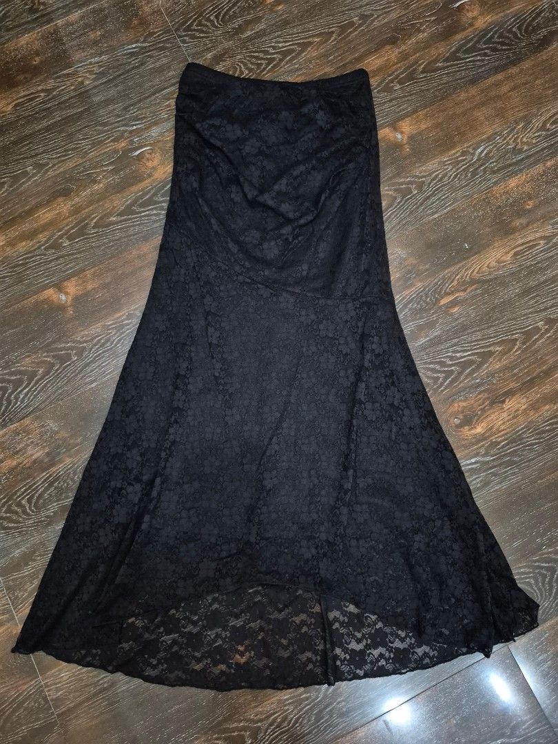 Black Lace Skirt (Category: Skirts) located in Santa Cruz. Submitted by deenem (Listing ID 1467617261, Image 2). Description: Like New😍👌 No flaws👌 Can fit XS-S Asian (Measurements laid flat in inches) Waist: 12-14 Lenght: 34 -37.