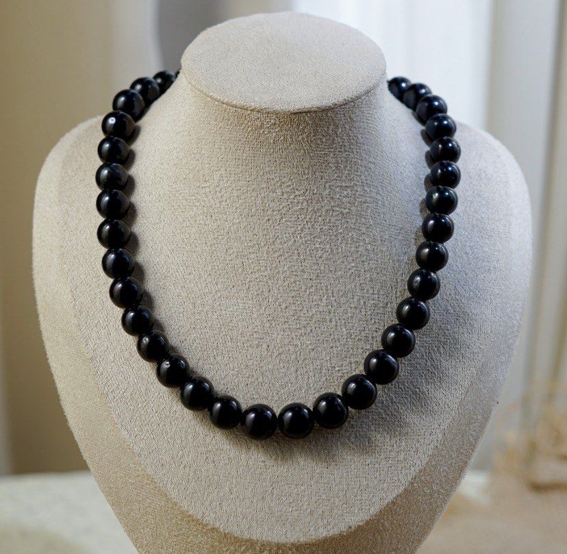 Black Pearl necklace (Category: Necklaces) located in Lipa City. Submitted by avenueusco_ph (Listing ID 1467616459, Image 1). Description: Deep black pearl 🖤✨ Nice luster ✨ 11.5mm Super round 18” long Only 1 .