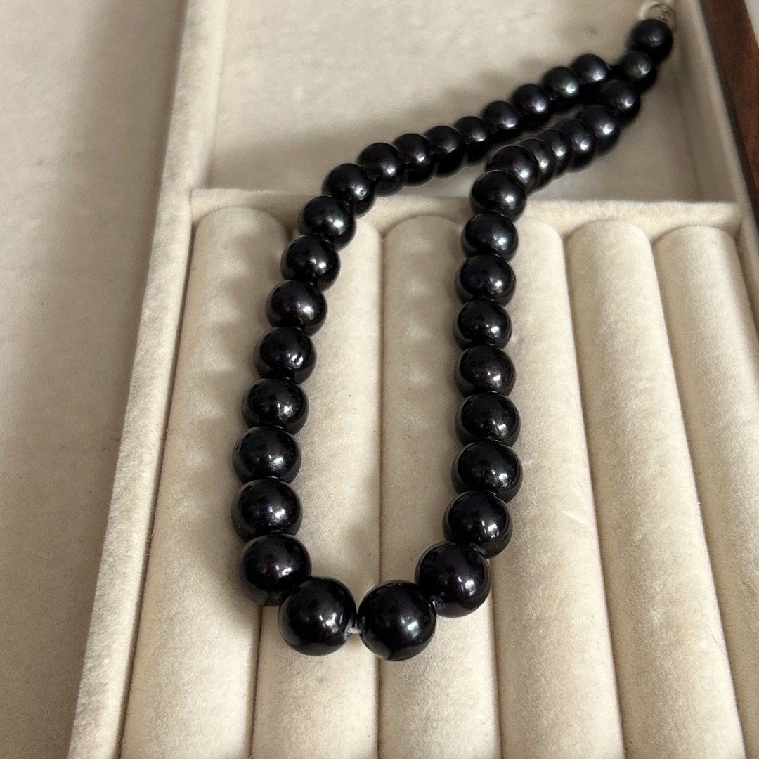 Black Pearl necklace (Category: Necklaces) located in Lipa City. Submitted by avenueusco_ph (Listing ID 1467616459, Image 2). Description: Deep black pearl 🖤✨ Nice luster ✨ 11.5mm Super round 18” long Only 1 .