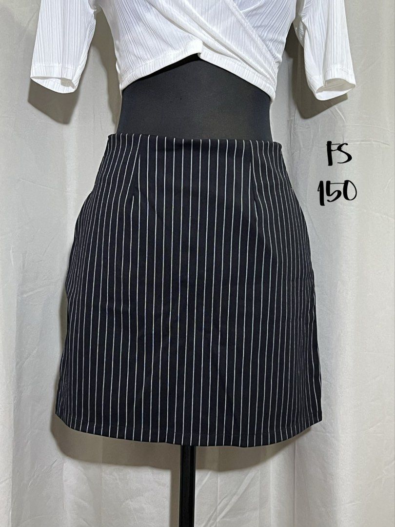 Black pinstripe mini skirt (Category: Skirts) located in Las Pinas. Submitted by jilanah (Listing ID 1467775085, Image 1). Description: .