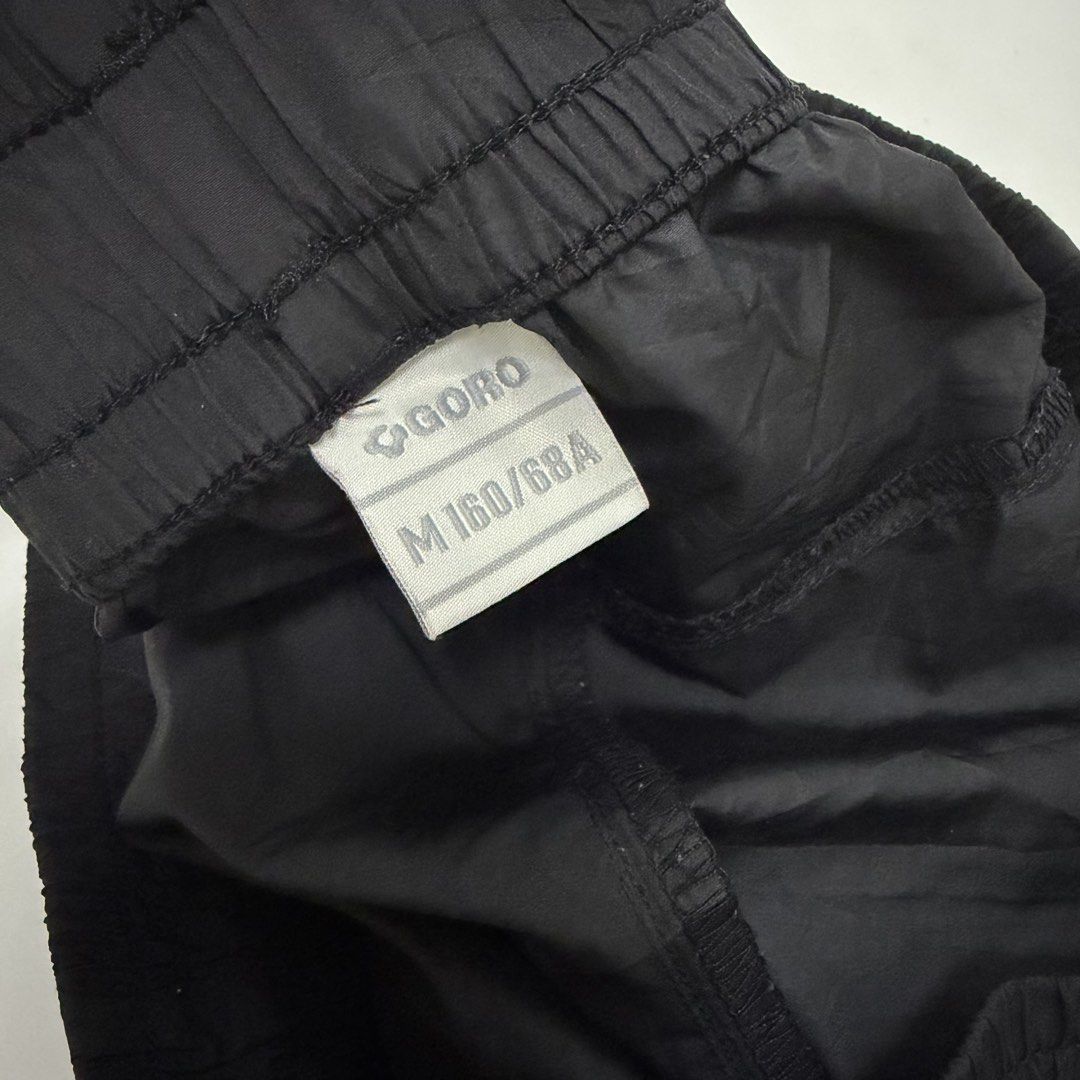 Black Running Shorts [M] (Category: Activewear) located in Malabon City. Submitted by kmby_ (Listing ID 1467813533, Image 2). Description: Details: • Size M (28-30” in tape measure) • No issues • Plain black very light weight running shorts.