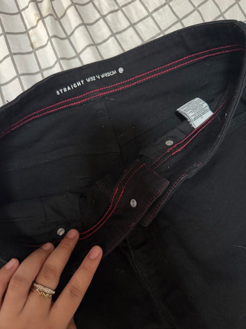 black straight-fit stretch denim jeans (Category: Jeans) located in Manila. Submitted by pinkyswearshop2.0 (Listing ID 1467681677, Image 3). Description: .