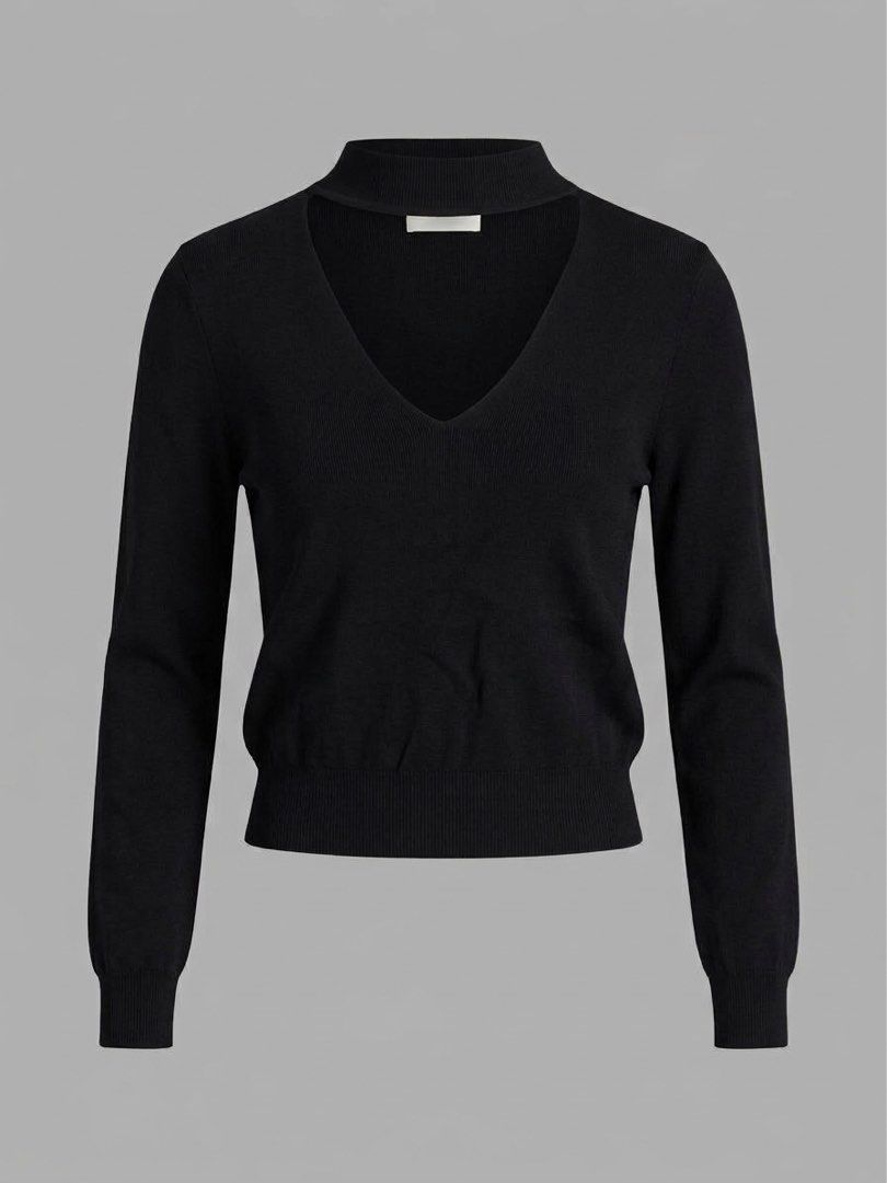 Black Top (Category: Longsleeves) located in Quezon City. Submitted by jindori._. (Listing ID 1467737872, Image 1). Description: Dimensions (Width x Length): 14.5 x 18 Color Rate: 10/10 Color may vary due to lighting Ship out during weekends.
