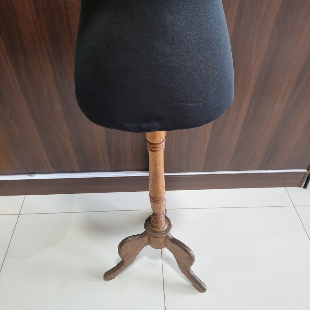 Black Vintage Mannequin for RENT (Category: Dresses) located in Pasig City. Submitted by lesmitch (Listing ID 1467651345, Image 3). Description: - 500 php/day + 1,500 php security deposit - Pick up at Circulo Verde, Quezon City - Cannot be dismantled, car pick up only - Standard height, adjustable ~ Check all photos for the item's actual condition and measurements ~ Payment is via gcash, pay maya or bdo ~ There could be a slight difference in col
