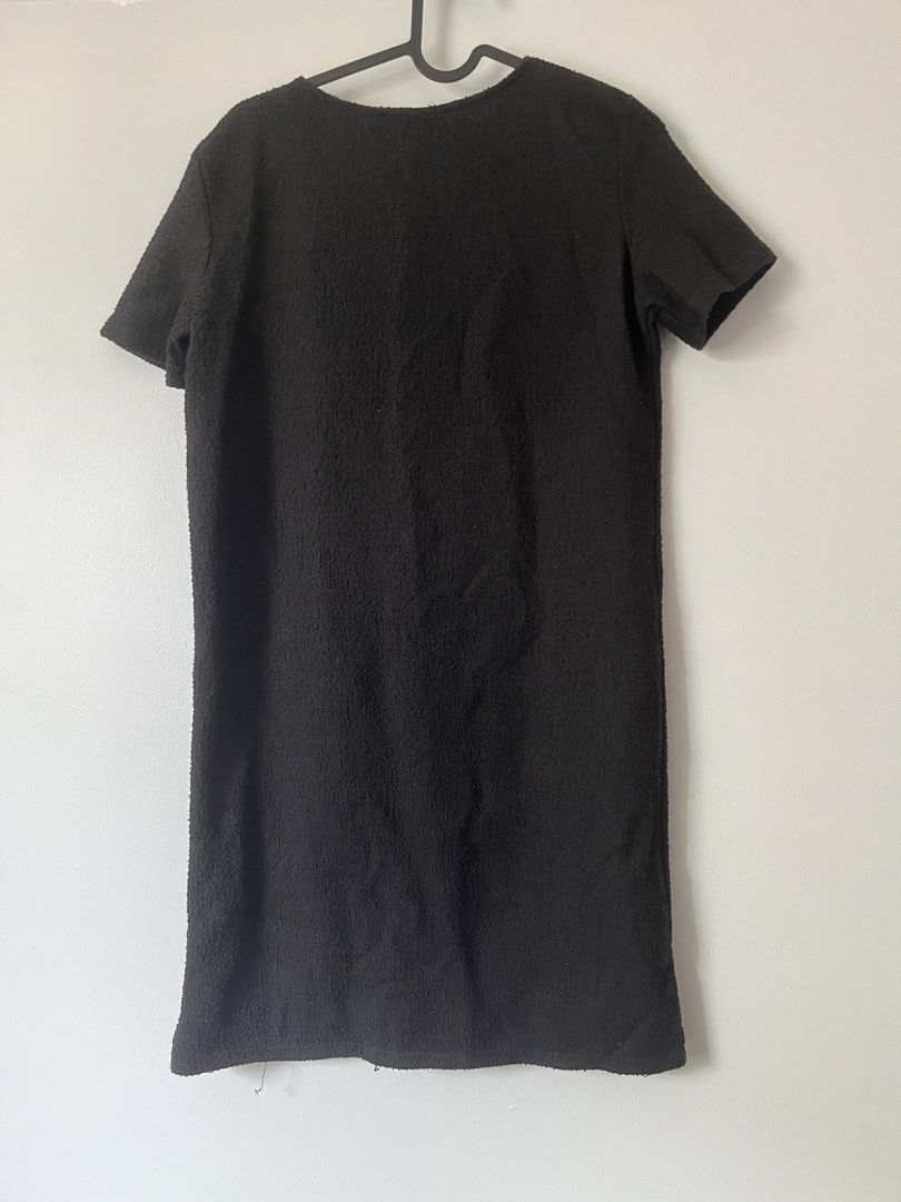 Black Zara Dress (never used) (Category: Dresses) located in Paranaque City. Submitted by colsness (Listing ID 1467631869, Image 2). Description: Never used Bought in japan Size S Original .