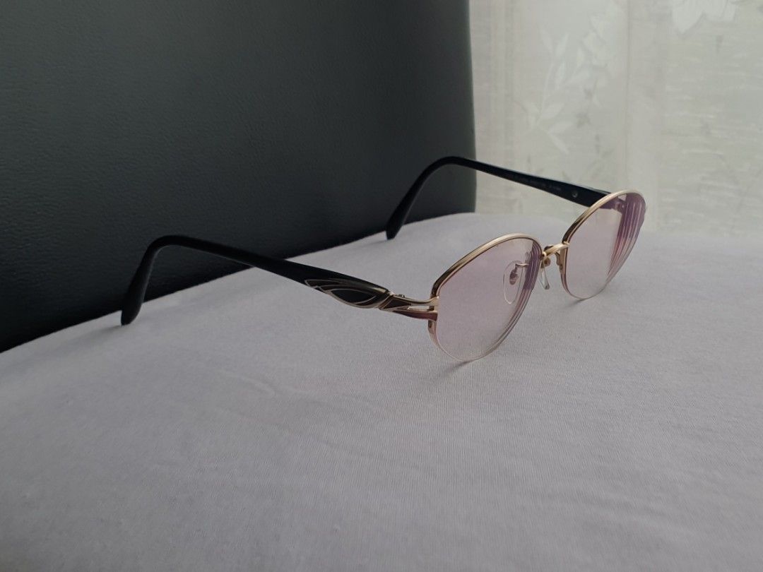 Blancheur Eyeglass Frame (Category: Sunglasses & Eyewear) located in Quezon City. Submitted by WasalakTwo (Listing ID 1467746915, Image 3). Description: Bought in Japan Durable and high quality Goodcondition Still presentable Lens are graded, but replaceable Open for delivery nationwide Front Width 13.8cm Front Height 3.8cm.