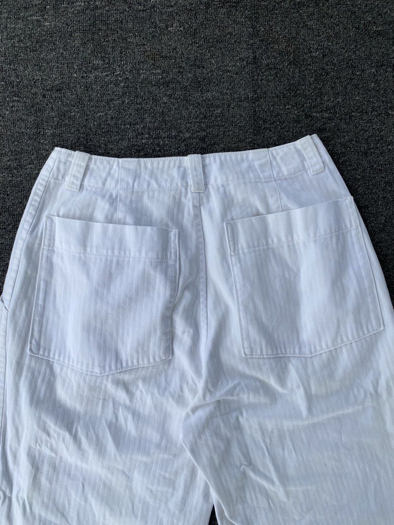 Blue Blue Japan Pleated Herringbone Trousers (Category: Trousers) located in Zamboanga. Submitted by ak.hunt (Listing ID 1467744100, Image 3). Description: Size 1 Measurements Waist 29 Length 38 Rise 12 Thigh 13 Leg Opening 9 Condition: vg Issue yellowing not too visible Price: 1600 Pm.