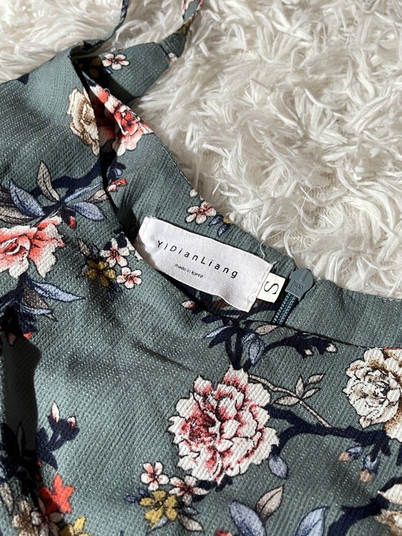 Blue floral dress (Category: Dresses) located in Manila. Submitted by sandy_05_shark (Listing ID 1467774688, Image 2). Description: ˚˖𓍢ִ໋❀ color may vary⋆˚꩜｡ ｡𖦹°‧manage your expectation₊⊹.