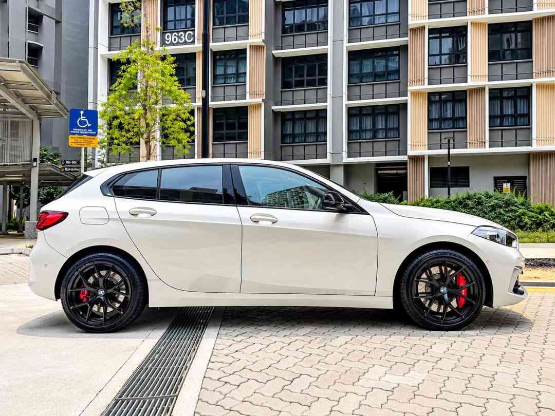 BMW 1 Series Hatchback 116i Luxury (A) (Category: Used Cars) located in Singapore. Submitted by sgcarchoicewc (Listing ID 1467649049, Image 3). Description: Sales Contact: Casper Lim tel:90687290 .